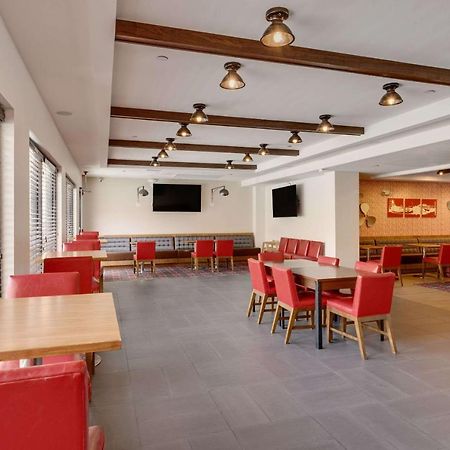 The Crossroads Hotel - Newburgh Esterno foto
